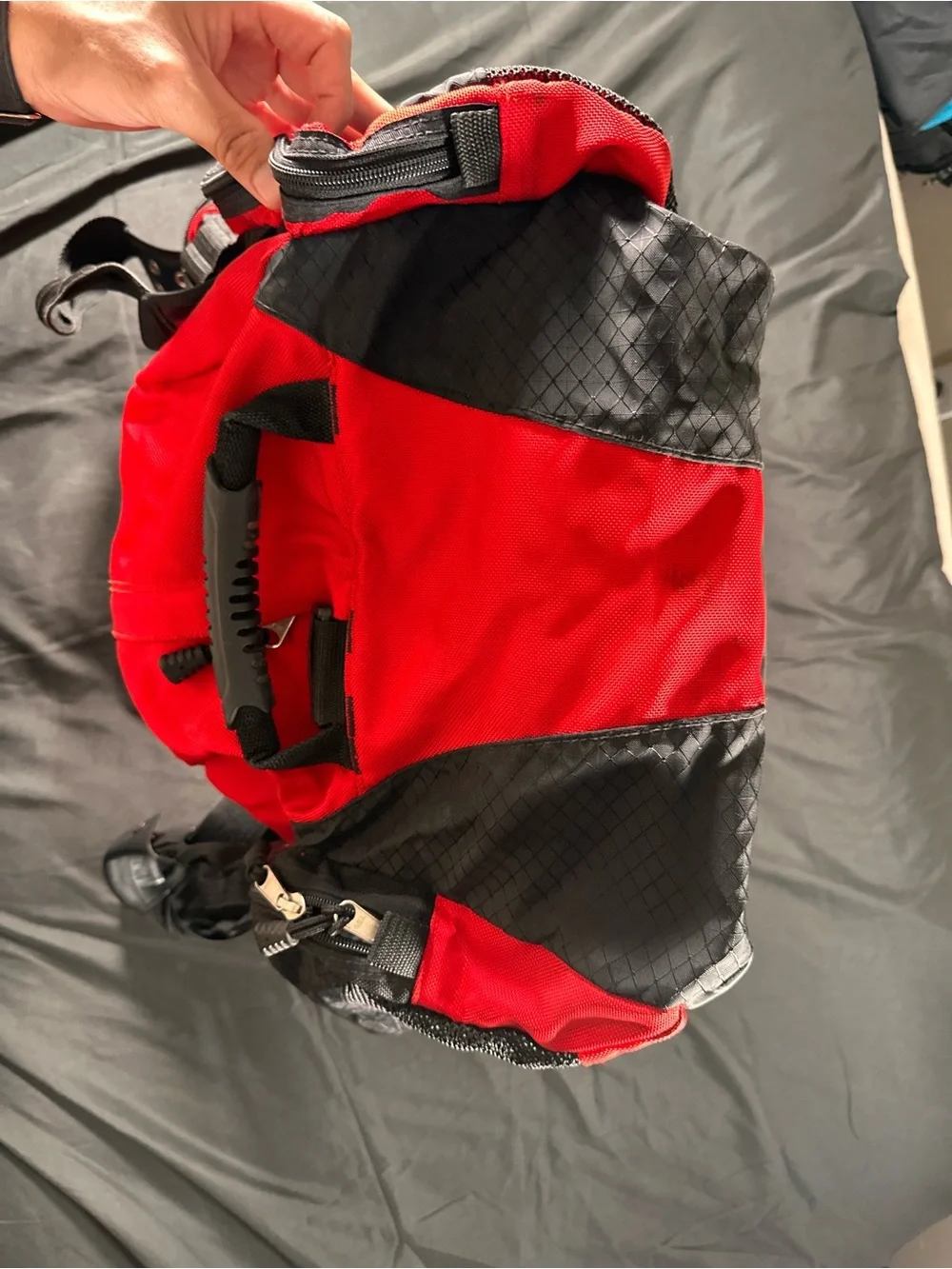 Oakley Icon 2.0 Large Red Black Retro Duffle Bag Gym Travel Y2K Gorpcore Vintage